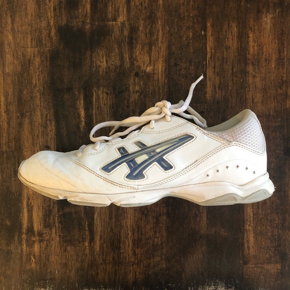 asics cheer